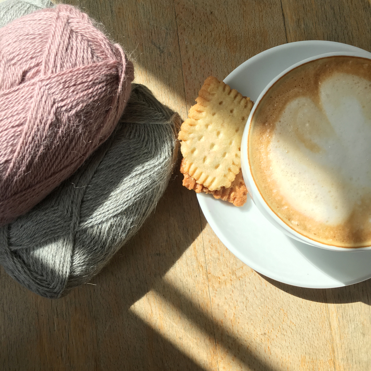 Sonntagslinks im Mai: Mit maritimen Motiven, arbeiten mit Stephen West und bunten Schafen
