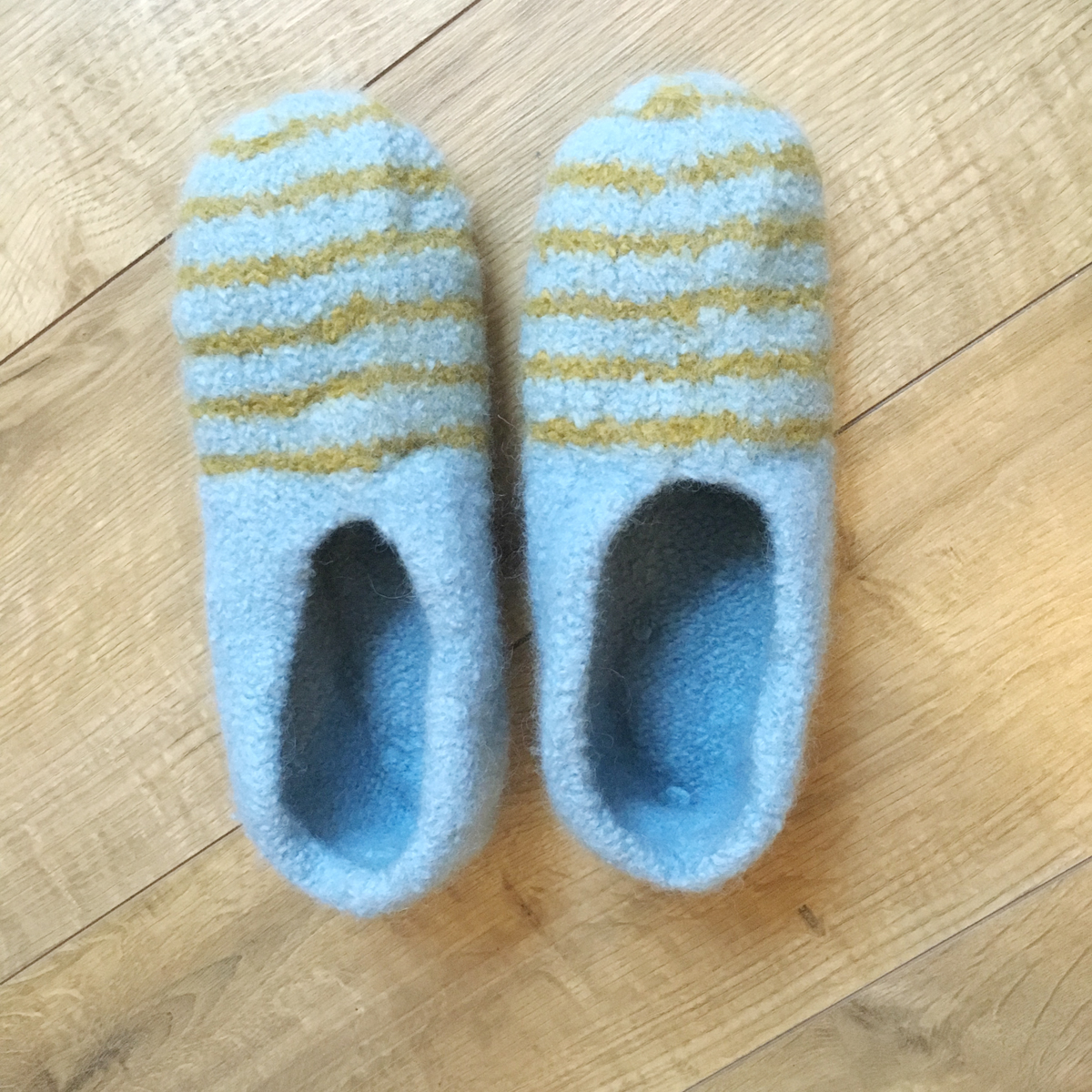 Stricken mit Nadelstärke 8: Filzpantoffeln
