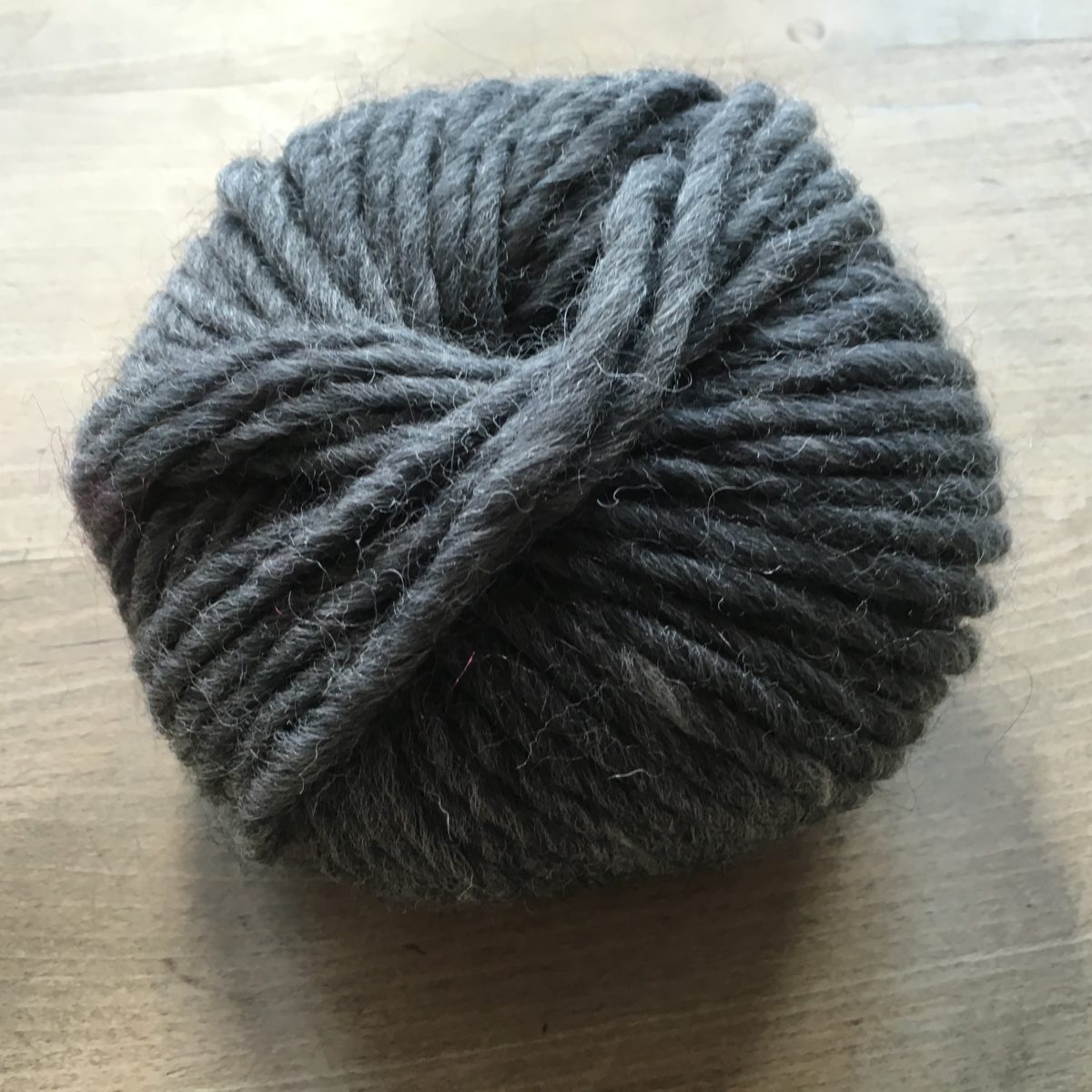 Sonntaglinks im August: Ein YarnCamp-Tuch, Aachener Modedesigner und makerist