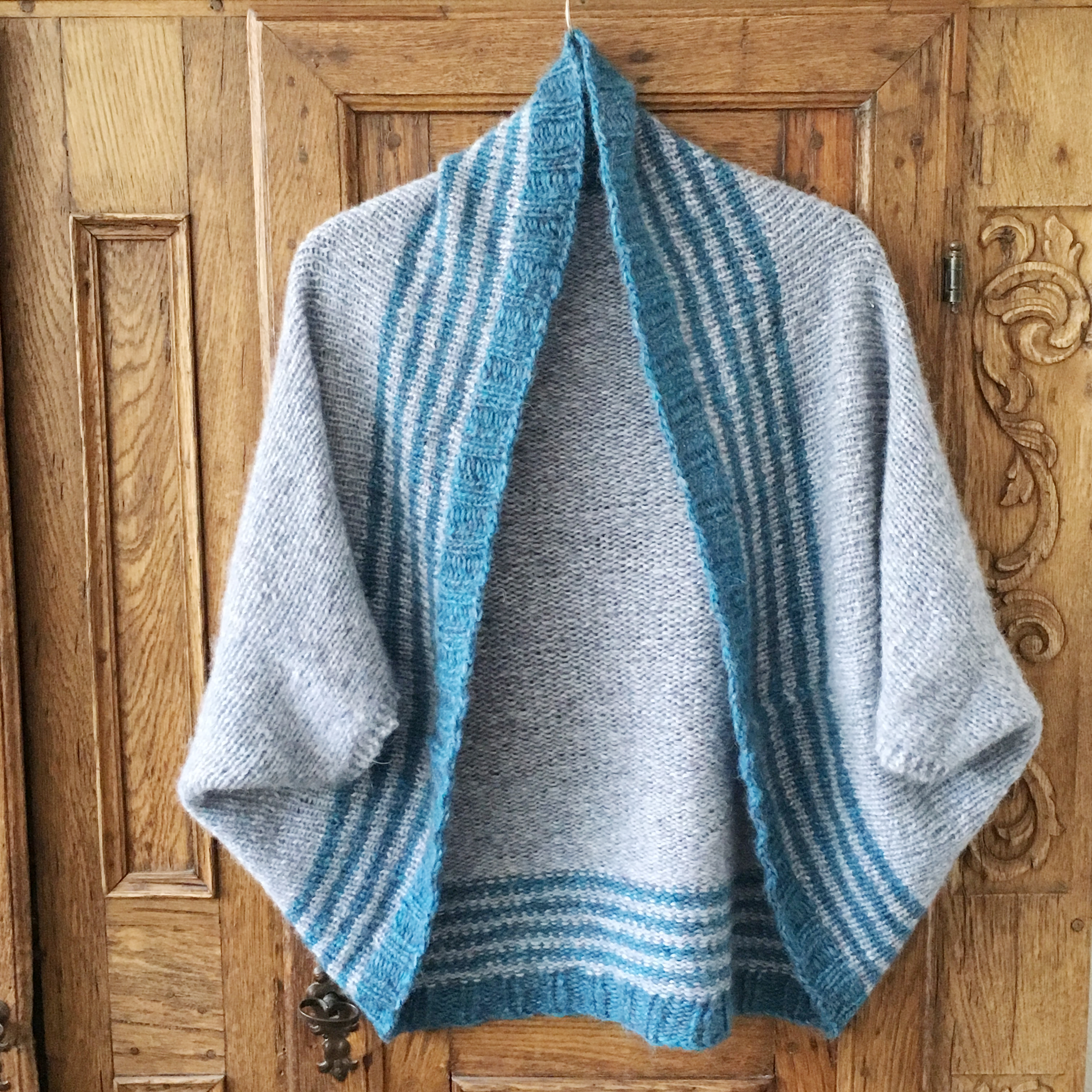 Tücher, Socken und ein Shrug {August}